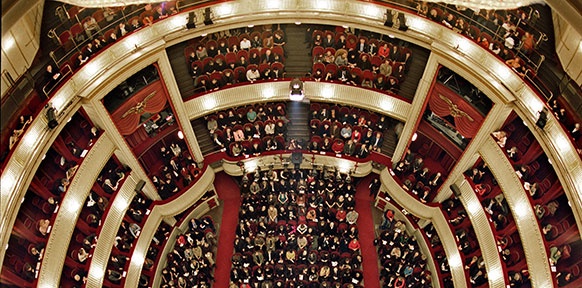 Burgtheater Zuschauerraum von oben
