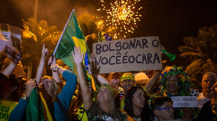 Wahlbegeisterte feiern Bolsonaros Erfolg 2018
