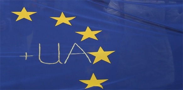 EU-Flagge + UA