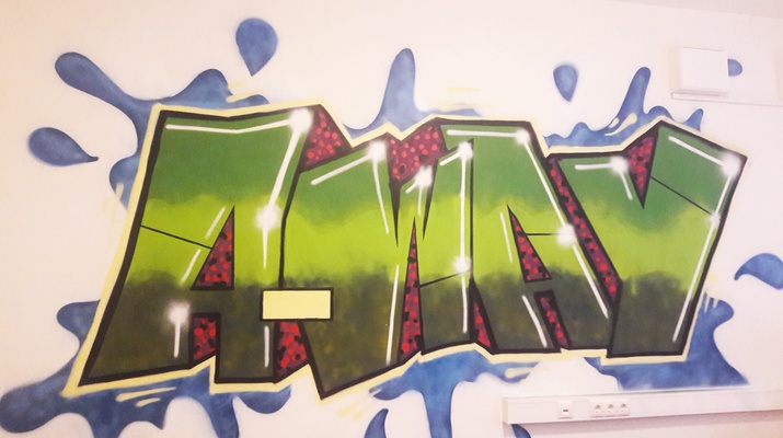 ORF/BERNT KOSCHUH Ein Graffiti an der Wand zeigt den Schriftzug "a_way"
