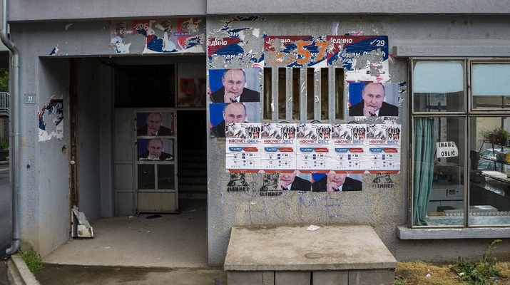 Putin-Plakate in Mitrovica, Nordkosovo