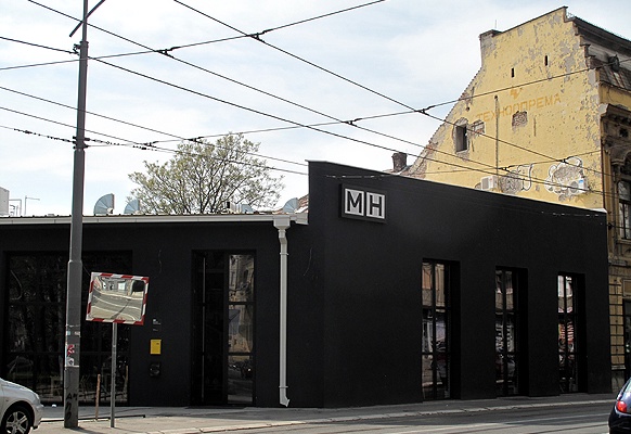 Savamala. MH steht für Mikser House. Zentrum der Kreativen. Center for Balkan Design.