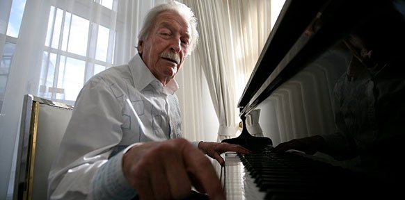 James Last am Klavier