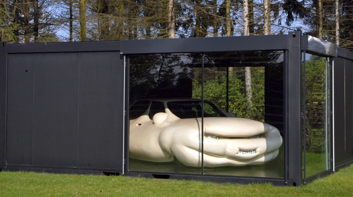 Erwin Wurm Skulptur Fat Car im Skulpturenpark