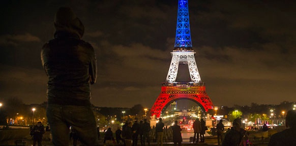 Eiffelturm in Frankreichs Farben