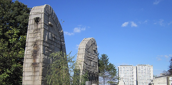 Bogdan Bogdanovic‘ Mahnmal für die jüdischen Opfer des Faschismus (1952)