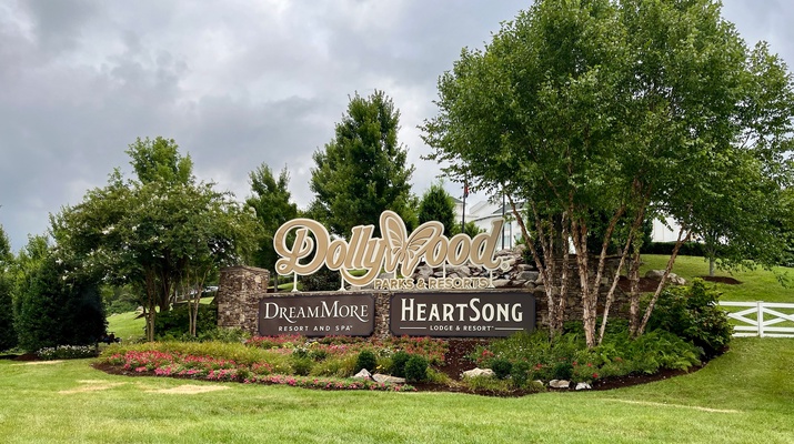 Dollywood-Resort-Schild