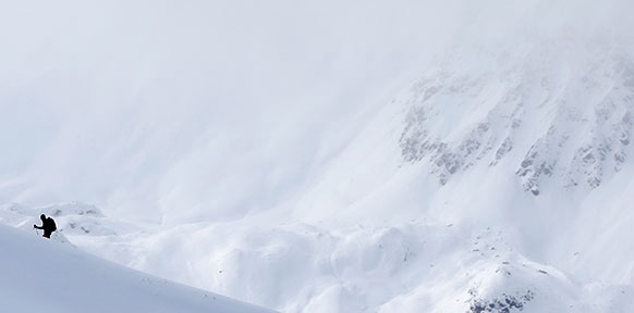 AP/MATTHIAS SCHRADER Skifahrer im Montagon