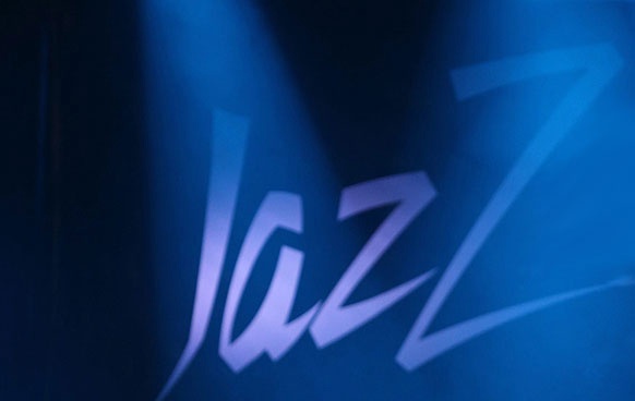 (C) MESSARA, EPA Schrift "Jazz"