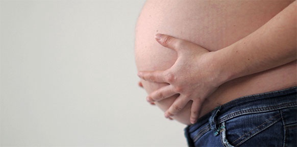 DPA Bauch einer schwangeren Frau