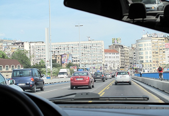Zurück nach Stari Beograd auf der Brankov Most/Brücke.