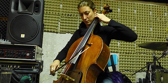 Cellospielerin