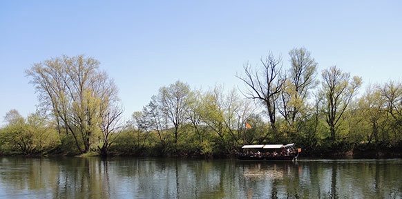 Auch der Fluss Dordogne spielt in den Romanen von Martin Walker eine Rolle