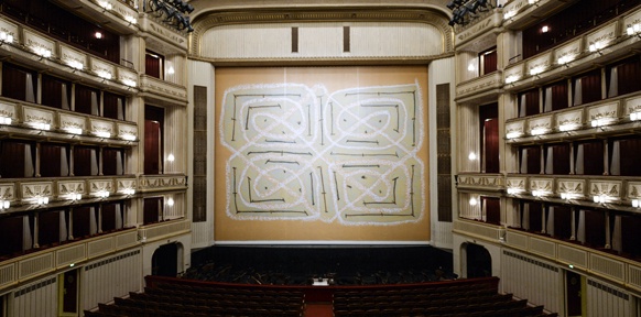 Eiserner Vorhang der Wiener Staatsoper