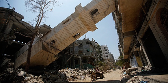 Umgefallenes Minarett in Gaza-City