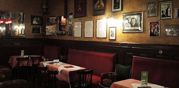 ORF/URSULA BURKERT Grazer Theatercafé
