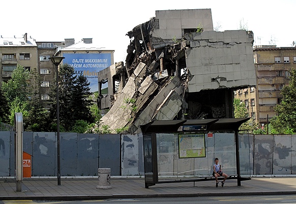 Generalstabsgebäude. Zerstörung durch Nato-Bombardement 1999