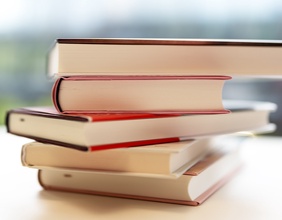 Bücherstapel, Ex Libris, Kontext