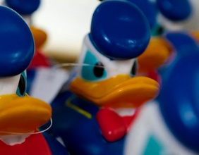 Donald Duck Enten aus Plastik.