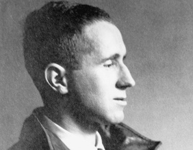 Bertolt Brecht, 1927
