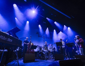 Leonhard Skorupas "Sonic Feast" zur Eröffnung des Jazzfestivals Saalfelden 2025