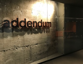 Das Logo von Addendum