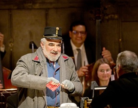 Michael Niavarani als Frosch