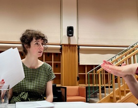 "Marillenmassaker": Naemi Latzer und Caroline Hofer