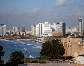 Die Skyline von Tel Aviv, fotografiert aus Jaffa