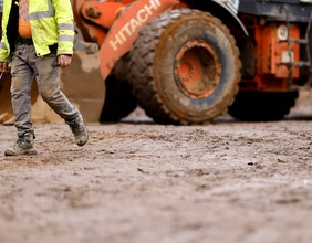 Baggerfahrer auf der Baustelle