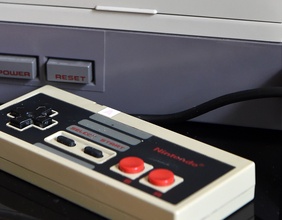 Alte Nintendo-Spielkonsole
