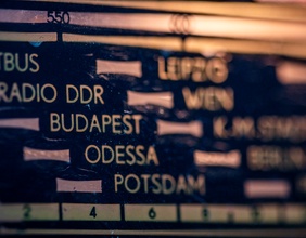 Ein altes Radio aus DDR-Zeiten.