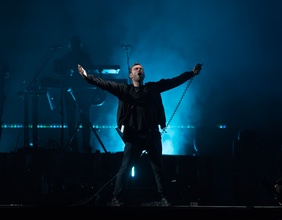 Damon Albarn auf der Bühne