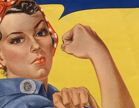 Eine Frau mit aufgekrämpeltem Ärmel und zur Faust geballten Hand, Detail des historischen Posters "Rosie the Riveter"