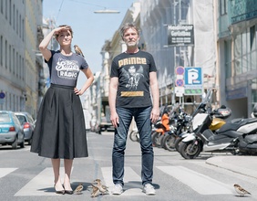 Elke Tschaikner und Christian Scheib und kleine Vögel