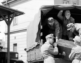 PICTUREDESK.COM/ÖNB-BILDARCHIV/UNITED STATES INFORMATION SERVICE Soldaten des Bundesheeres, 1957