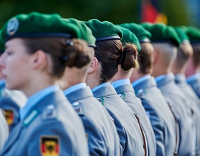 Zeitsoldatinnen der deutschen Bundeswehr 