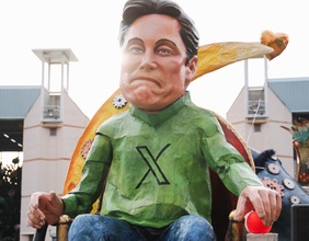 Elon Musk als Pappfigur