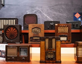 Alte Radios: Ausstellungsansicht