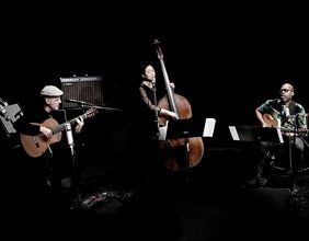 Wolfgang Muthspiel mit Lionel Loueke und Linda May Han Oh: Touch