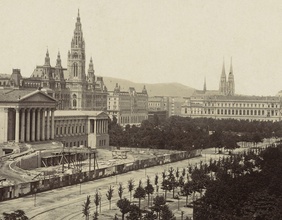 Historische Aufnahme der Wiener Ringstraße beim Parlament