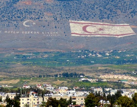 Eine Bergkette nördlich von Nikosia