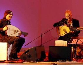 Edin Karamazov und Sting