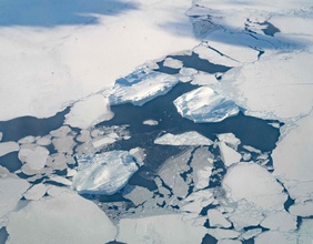 Schmelzendes Eis in der Diskobucht, Grönland
