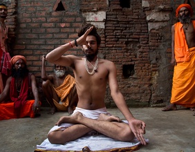 Sadhu im Yogasitz