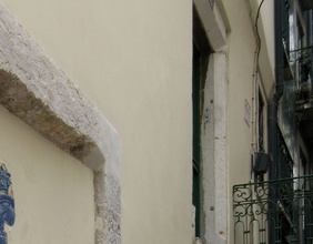 Alte Häuserzeile in Lissabon