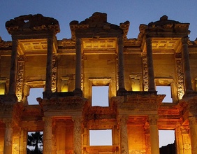 Fassade der Celsusbibliothek in Ephesos