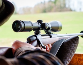 Jäger mit Gewehr