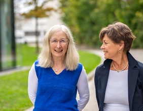 Lyndal Roper und Renata Schmidtkunz