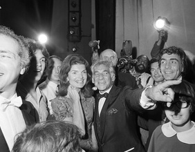 Jacqueline Kennedy Onassis und Leonard Bernstein